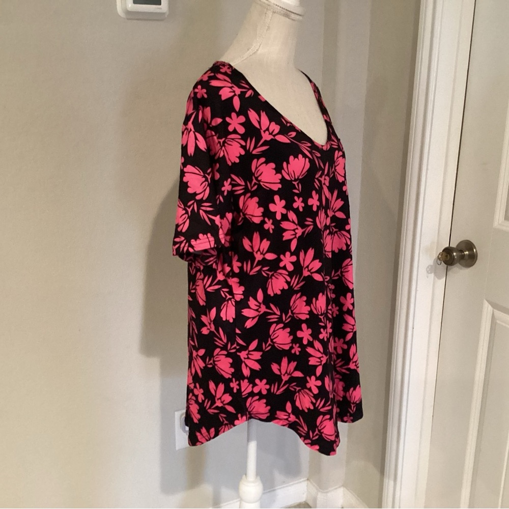 Floral Pink and Black Women's Top - Picture 2 of 4